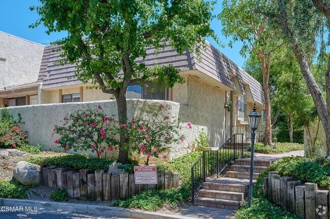 Building Photo - 6121 Shoup Ave Unit 13 Rental