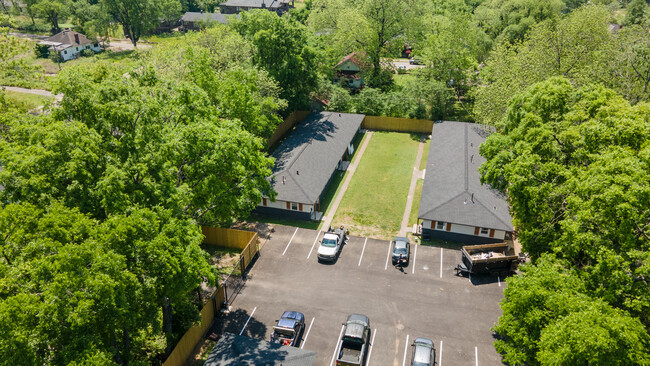 Duke Complex - Duke Complex Apartments