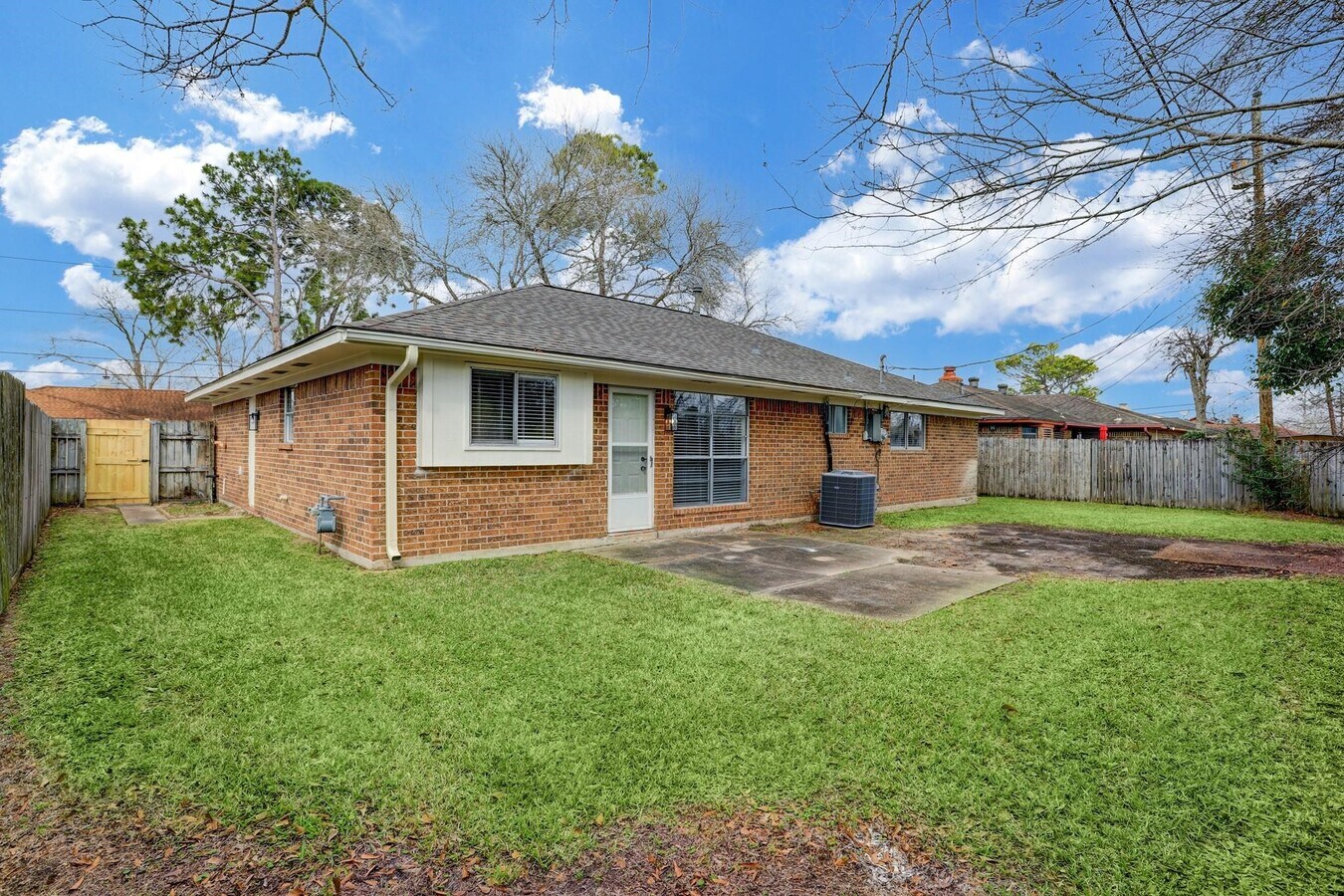 Photo - 5613 Armstrong