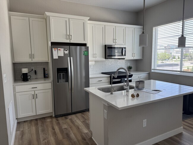 Photo - 1566 W 67th Dr