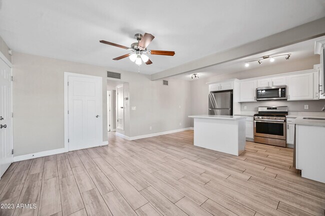 Photo - 1145 E Henry St