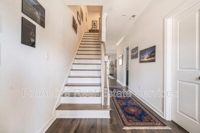 Photo - 3630 Buckingham St