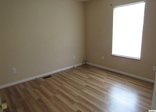 Photo - 1029 Bluebird Ln