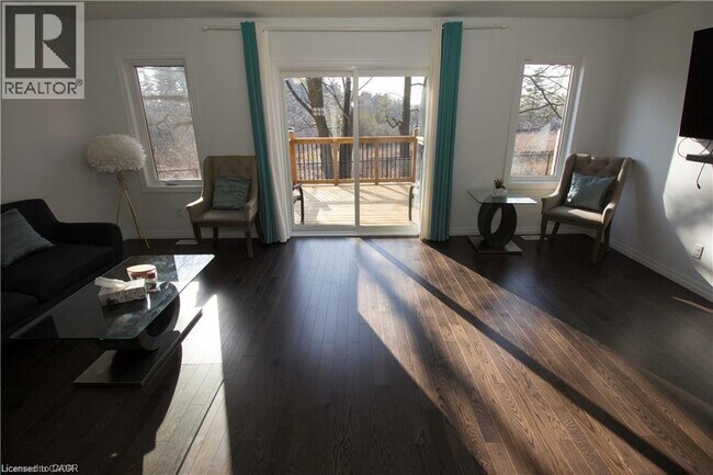 Photo - 135 Hardcastle Dr