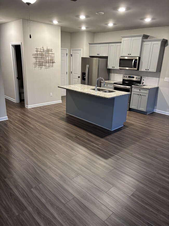 Photo - 7107 Chara Ln SW