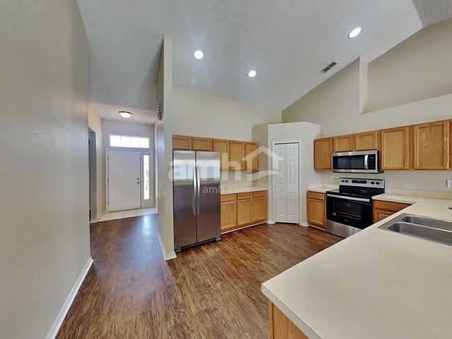 Photo - 315 Colony Ct