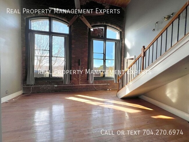 Photo - 201 S Hoskins Rd Unidad Apt 337