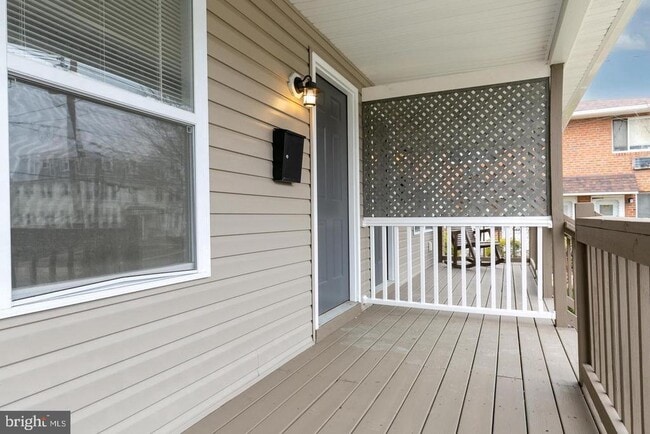 Building Photo - 1024 Collings Ave