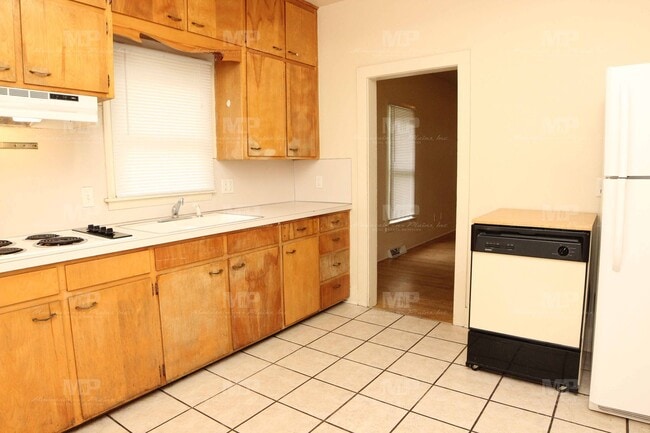 Photo - 644 S Meldrum St