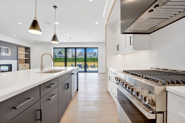 Photo - 4920 N Lincoln Ave Unidad 2W