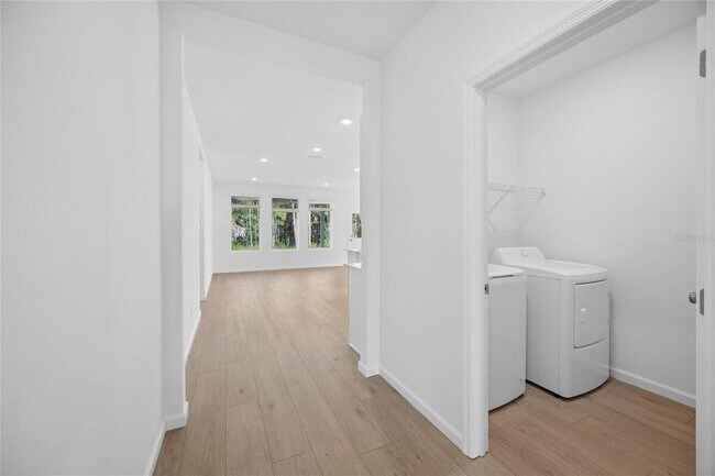 Photo - 5087 Loggia Ln