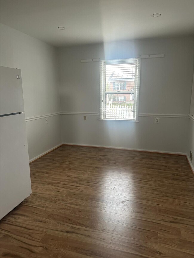 Photo - 4915 Tecumseh St