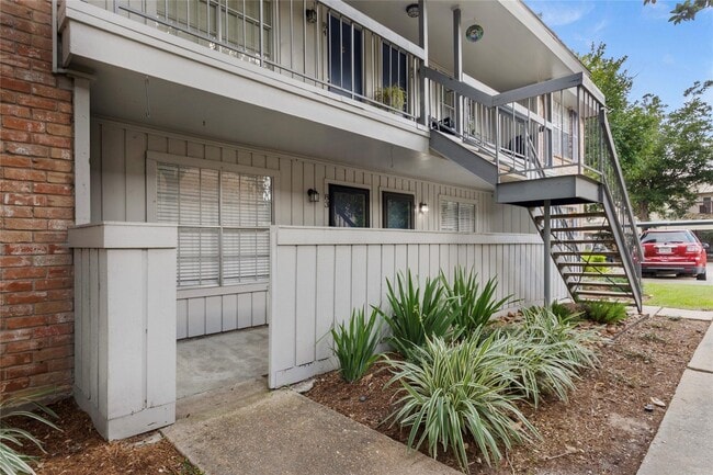 Photo - 2350 Bering Dr Unidad 83