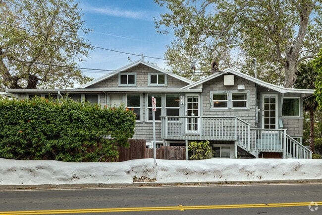 Exterior del edificio - Rockhaven