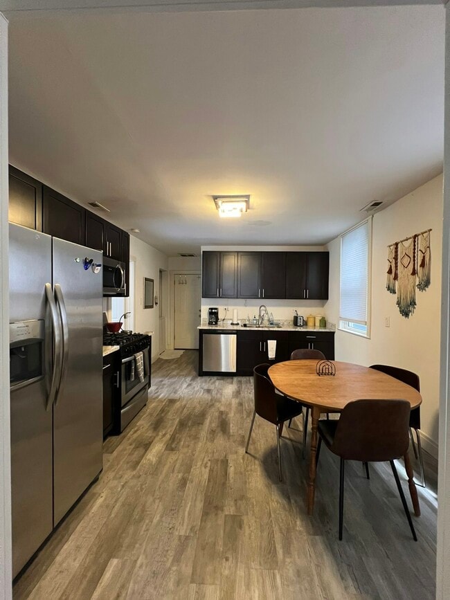 Photo - 1916 N Rockwell St Unit 1