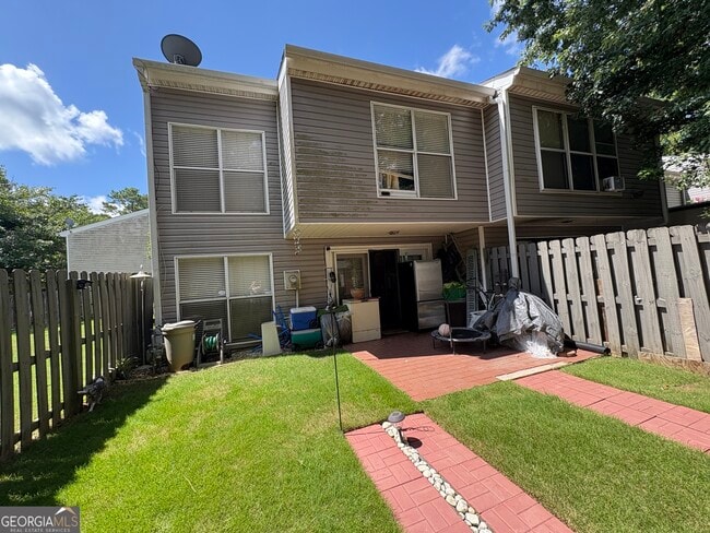 Photo - 105 Governors Dr