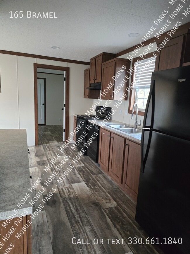 Building Photo - 165 Bramel-