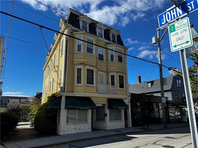 Building Photo - 235 Spring St Unit 4