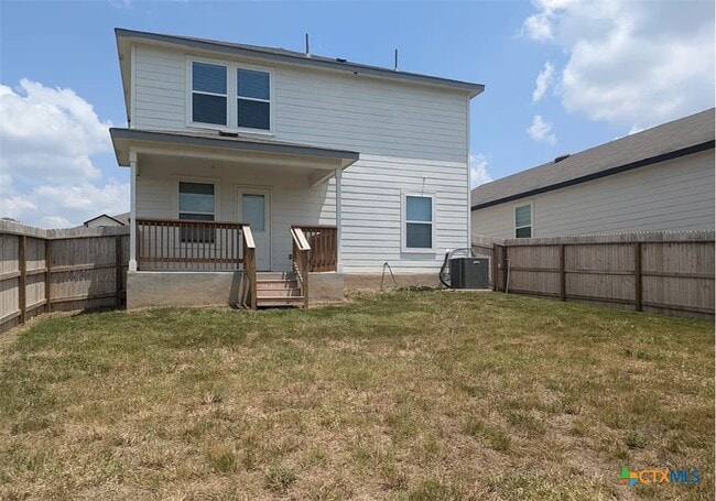 Photo - 452 Lynwood Gold