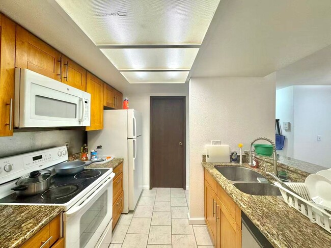 Photo - Beautiful Ground-Floor Condo Near Microsoft Unit G103