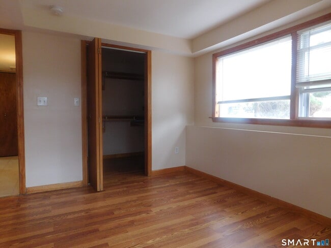 Photo - 6 Daybreak Ln