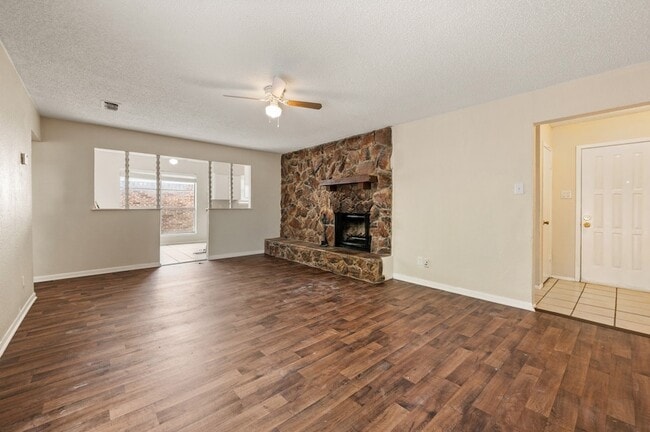 Photo - 6301 Sunnybrook Dr