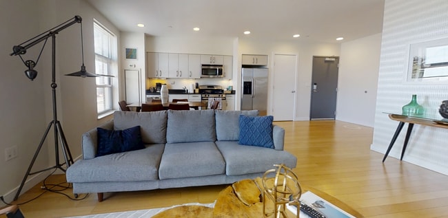 Photo - 609 Albany St