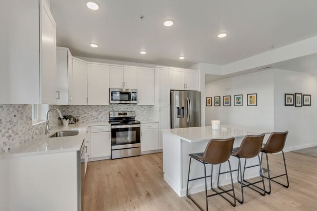 Photo - Spacious 3 Bed 2 Bath Condo in Sandy!