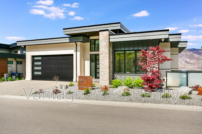584 Clifton Ct