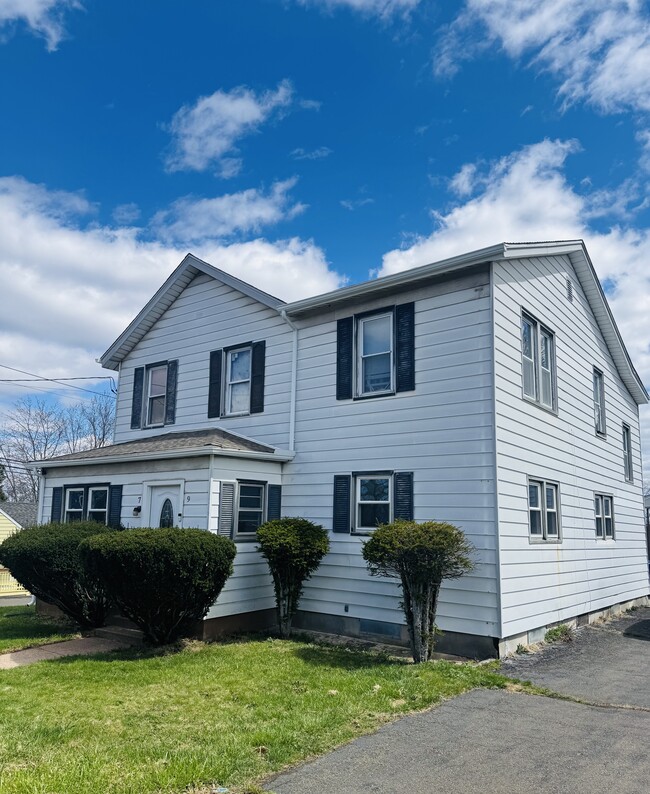 Building Photo - 7 Mona Ave Unit 7