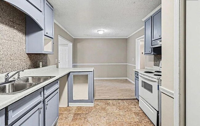 Photo - 4460 Marjorie Rd SW