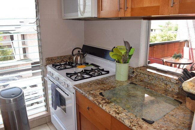 Photo - Kalama Terrace Upstairs Furnished Unit Ava...