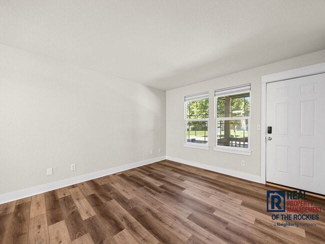 Photo - Beautiful 2 Bed 2.5 Bath Townhouse in West...