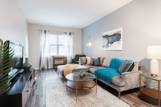 Photo - Metro at Wilmington Station