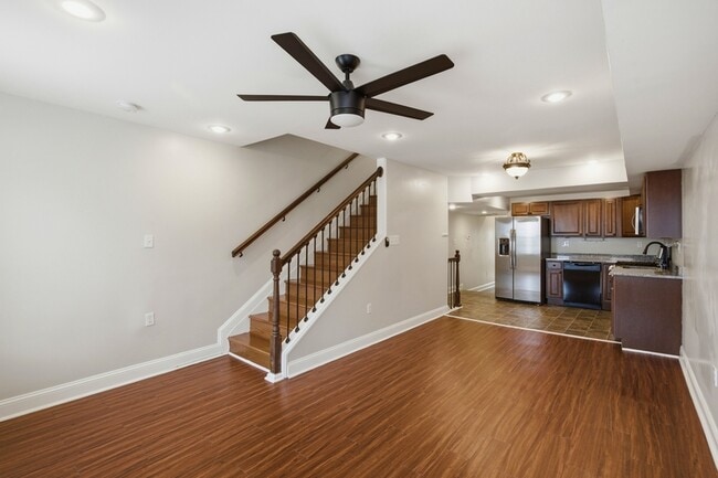 Photo - 1008 W Cross St