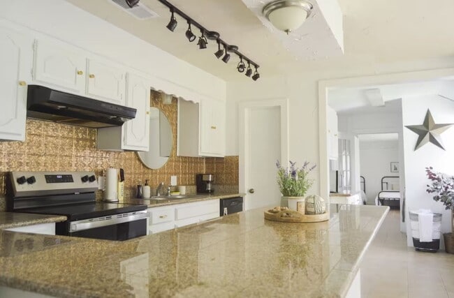 Photo - 2369 Apache Dr