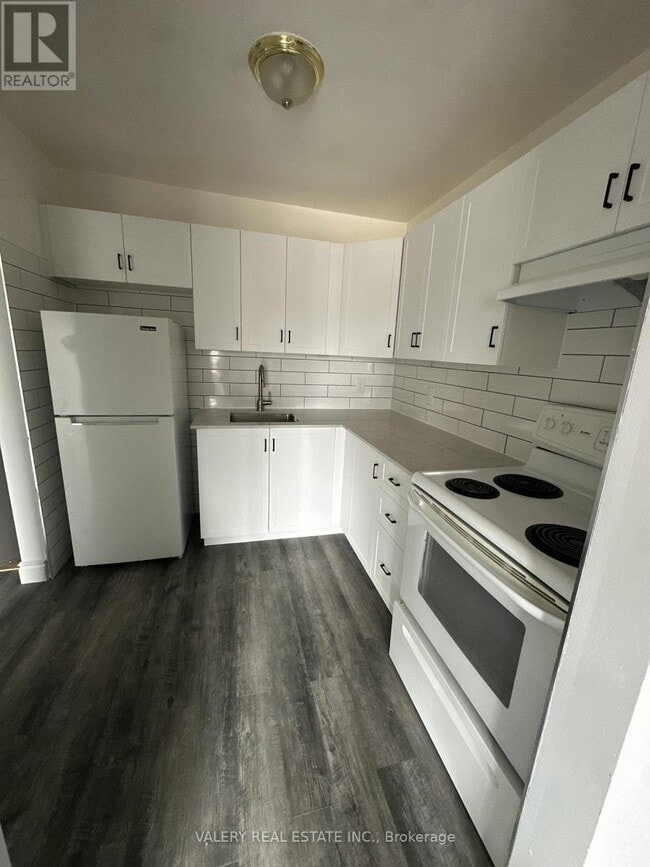 Photo - 7 Lowndes Ave Unit 11