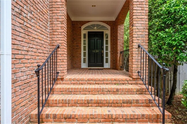 Photo - 1034 St James Crossing