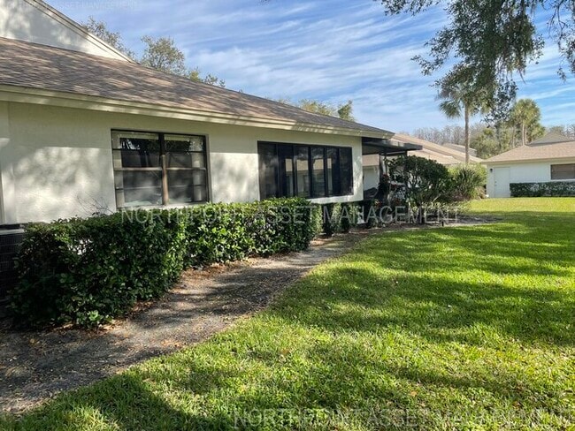 Building Photo - Fully Furnished Golf Course Villa Rental
