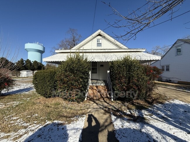 Building Photo - 119 Gibson St