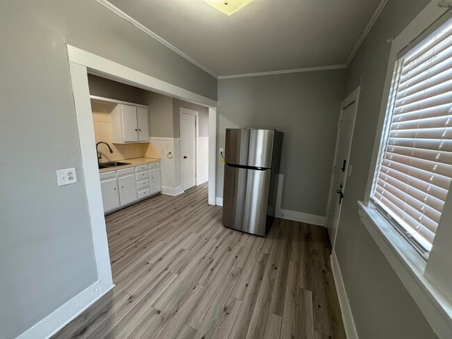 Photo - 1105 Bluff St