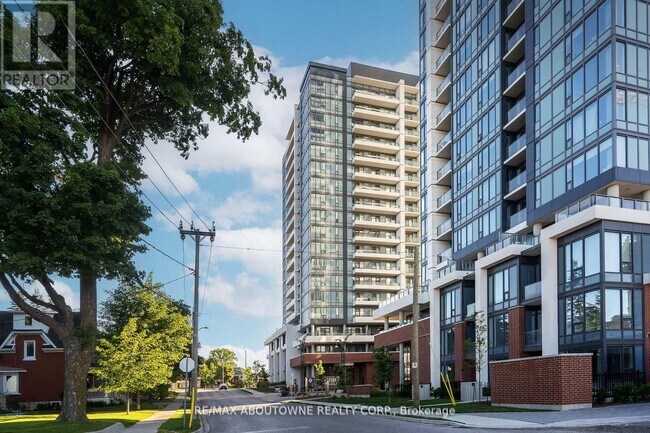 Photo - 5 Wellington St S Unit 1407