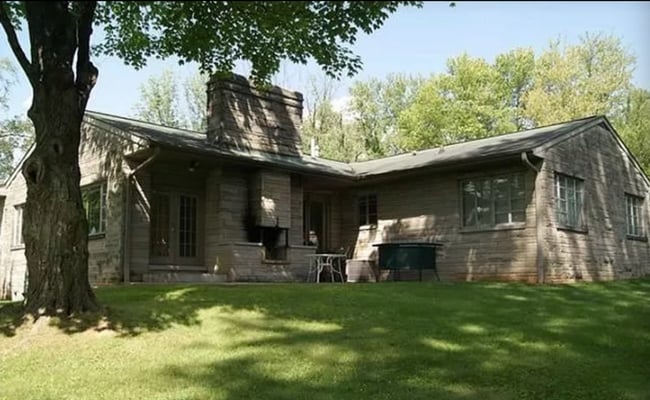 Spacious 4 bed/2 bath - walk to campus! - Spacious 4 bed/2 bath - walk to campus! House