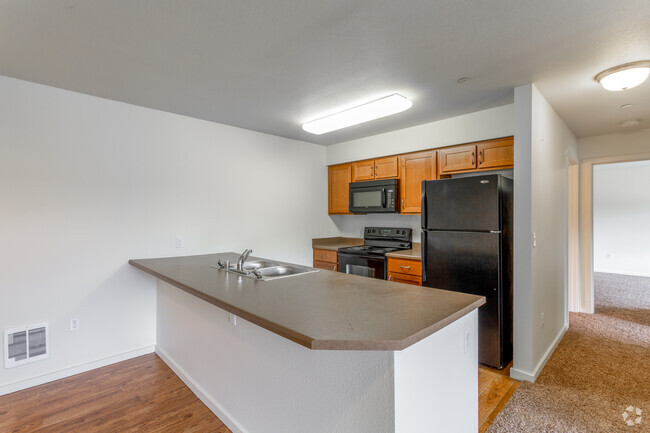 Lilac - 2BR, 2BA - 932 SF - Copper Hill Apartments