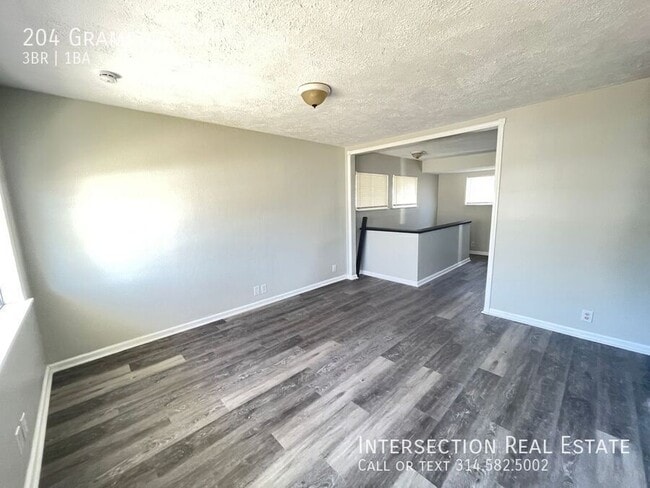 Photo - 204 Grampian Rd