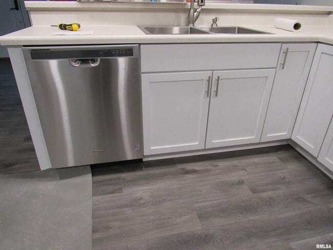 Photo - 240 5th St E