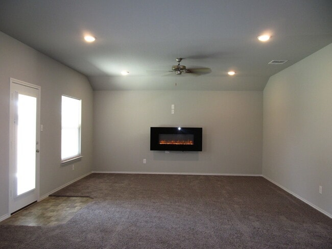 Photo - 3 BEDROOM, CONVENIENT TO SCOTT & WHITE