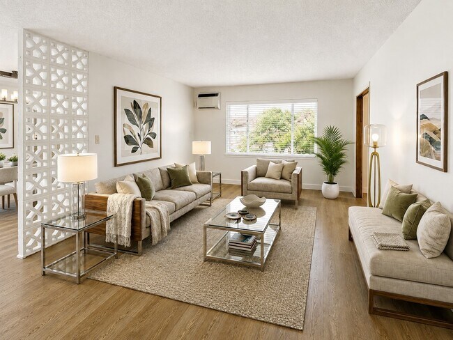 445 E Magnolia Blvd