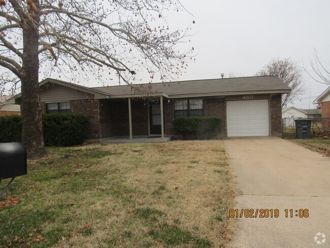 Building Photo - Great home located on the eastside.