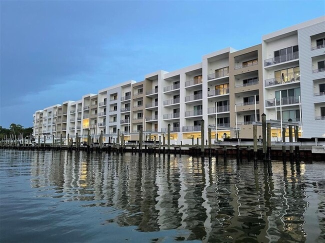 Building Photo - 1709 N Tamiami Trl Unit 213 Rental